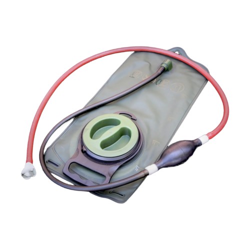 Zbiornik-do-symulowanej-krwi-z-pompa-reczna-Techline-Blood-Supply-Pump.jpg